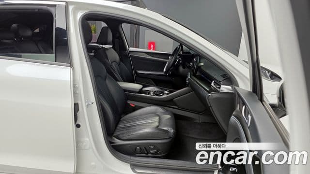 Kia K5 3세대 Signature, 2023 11