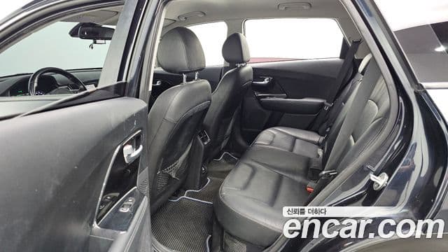 Kia Niro Noblesse, 2018 13