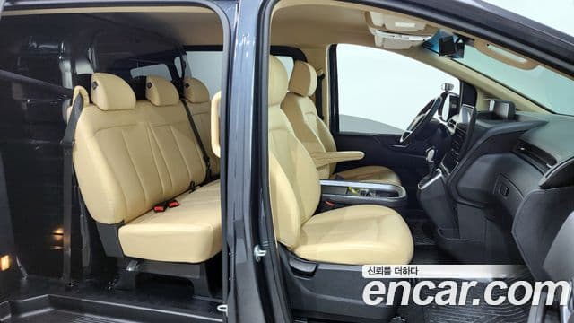 Hyundai Staria Modern, 2024 12