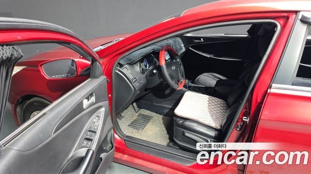 Hyundai YF Sonata Luxury, 2010 10