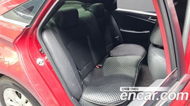 Hyundai YF Sonata Luxury, 2010 12