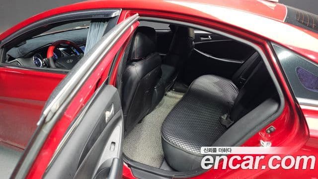 Hyundai YF Sonata Luxury, 2010 13