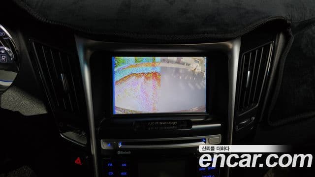 Hyundai YF Sonata Luxury, 2010 16