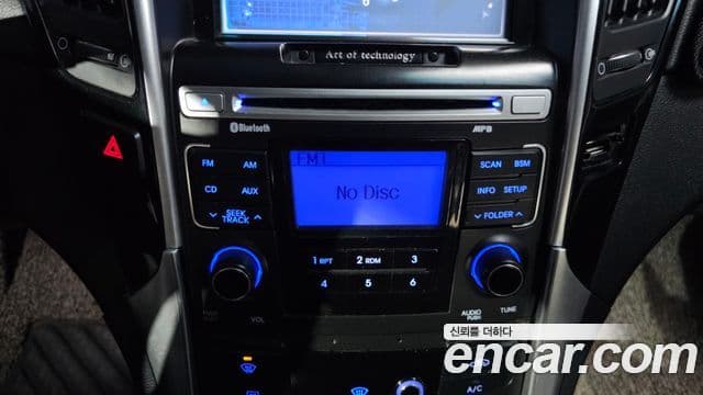 Hyundai YF Sonata Luxury, 2010 18