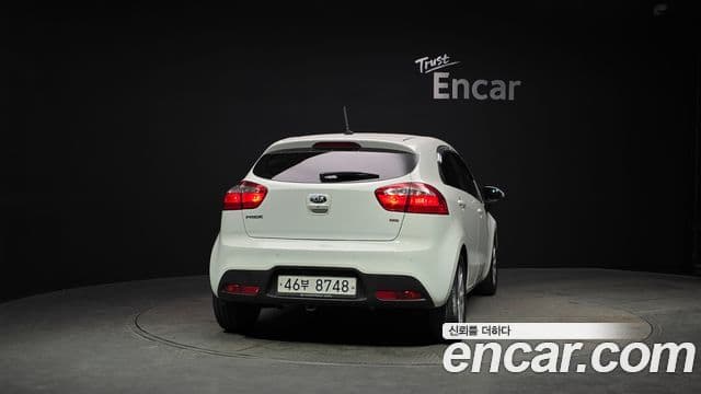 Kia All New Pride Luxury, 2013 4