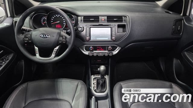 Kia All New Pride Luxury, 2013 7