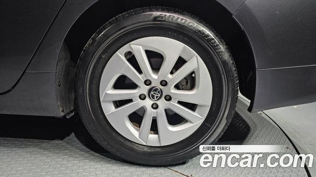 Toyota 프리우스 4세대 1.8 E, 2017 все фото