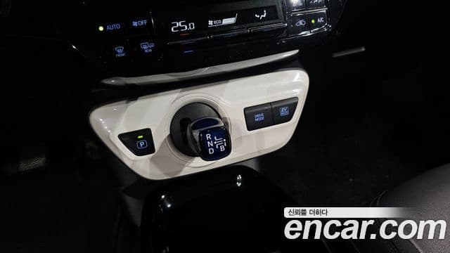 Toyota 프리우스 4세대 1.8 E, 2017 9