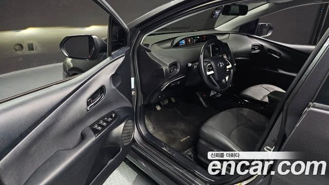 Toyota 프리우스 4세대 1.8 E, 2017 11