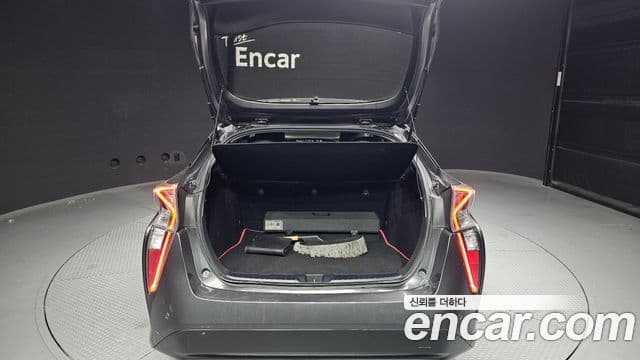 Toyota 프리우스 4세대 1.8 E, 2017 20