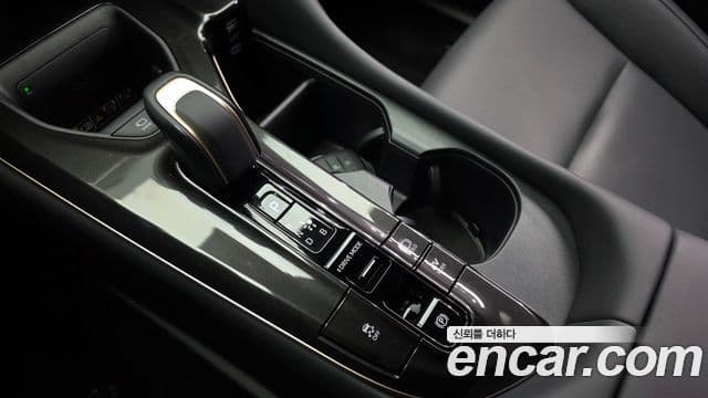 Toyota 크라운 кроссовер, 2025 9