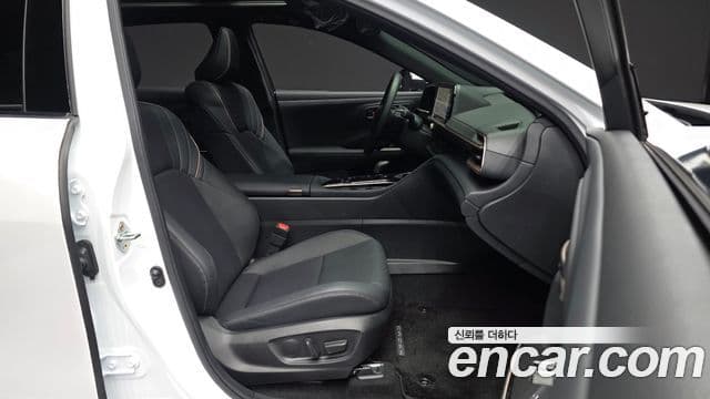 Toyota 크라운 кроссовер, 2025 11