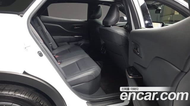 Toyota 크라운 кроссовер, 2025 12