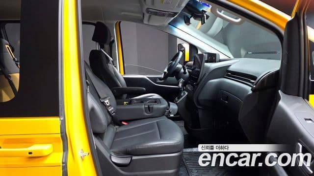 Hyundai Staria 15인승, 2024 10