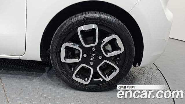 Kia The / новый New Ray Signature, 2021 все фото