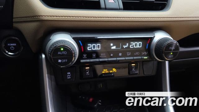 Toyota RAV4 5세대 2.5 2WD гибрид XLE, 2025 16