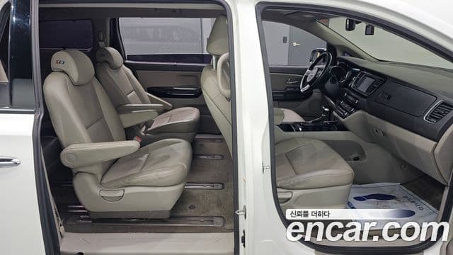 Kia All New Carnival Prestige, 2017 11