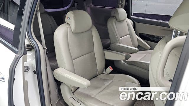 Kia All New Carnival Prestige, 2017 12