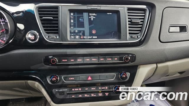 Kia All New Carnival Prestige, 2017 16