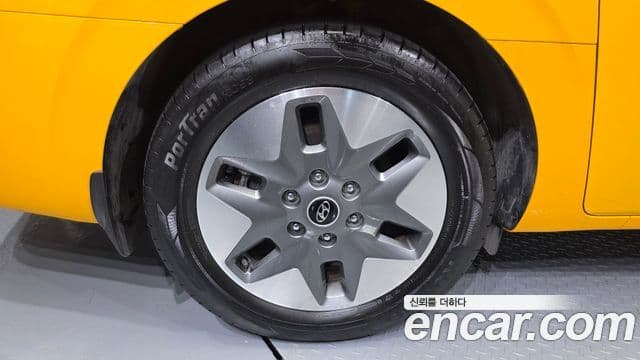 Hyundai Staria 15인승, 2023 все фото