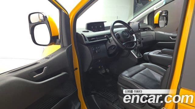 Hyundai Staria 15인승, 2023 10