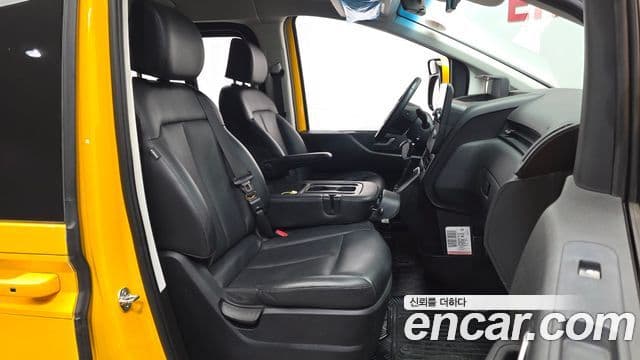 Hyundai Staria 15인승, 2023 11