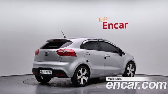 Kia All New Pride Prestige, 2012 2