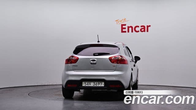 Kia All New Pride Prestige, 2012 4