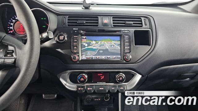 Kia All New Pride Prestige, 2012 15