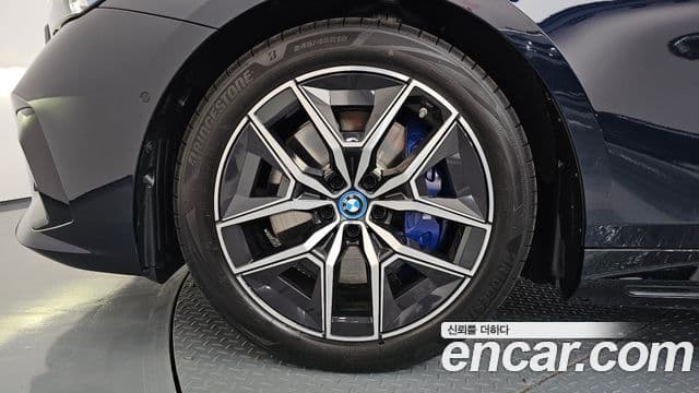 BMW i5 (G60) eDrive 40 M Sport, 2025 все фото