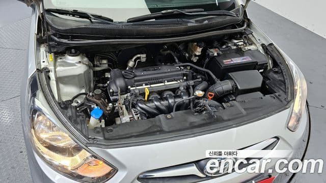 Hyundai Accent(новый кузов / новое поколение) Premier, 2012 6