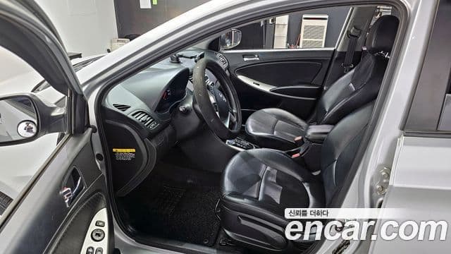 Hyundai Accent(новый кузов / новое поколение) Premier, 2012 10