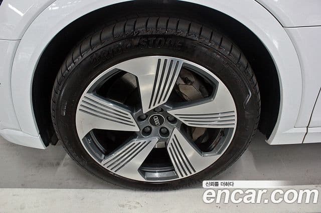 Audi e-Tron 55 Quattro Sportback, 2023 все фото