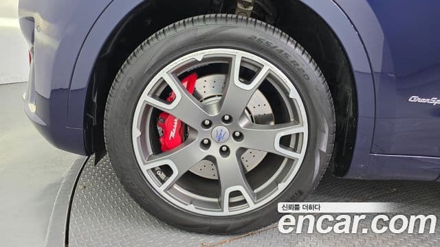 Maserati Levante 3.0 дизель AWD GranSport, 2019 все фото