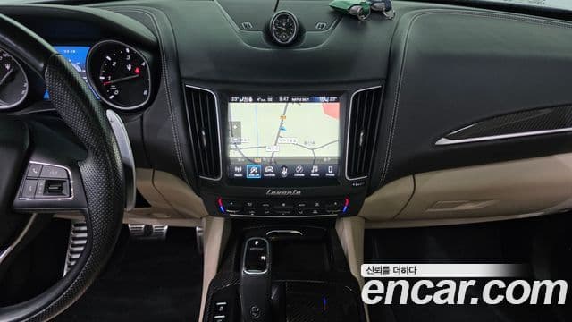 Maserati Levante 3.0 дизель AWD GranSport, 2019 14