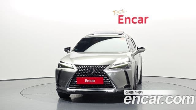 Lexus UX250h, 2024 3