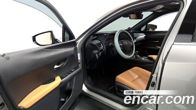 Lexus UX250h, 2024 10