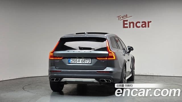 Volvo V60 Cross Country 2세대 T5 Pro AWD, 2020 4