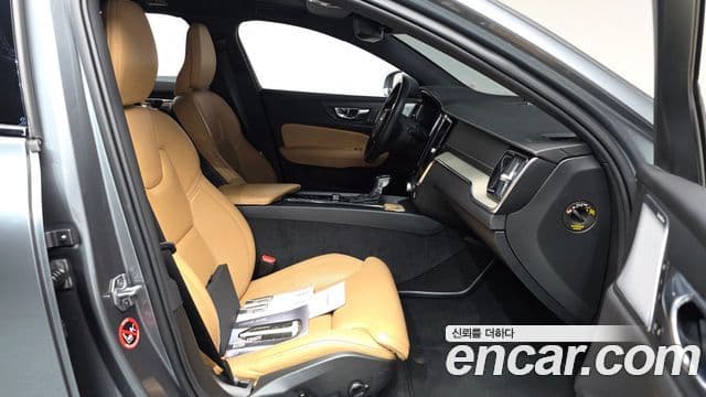 Volvo V60 Cross Country 2세대 T5 Pro AWD, 2020 10