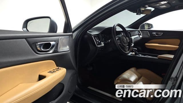 Volvo V60 Cross Country 2세대 T5 Pro AWD, 2020 11
