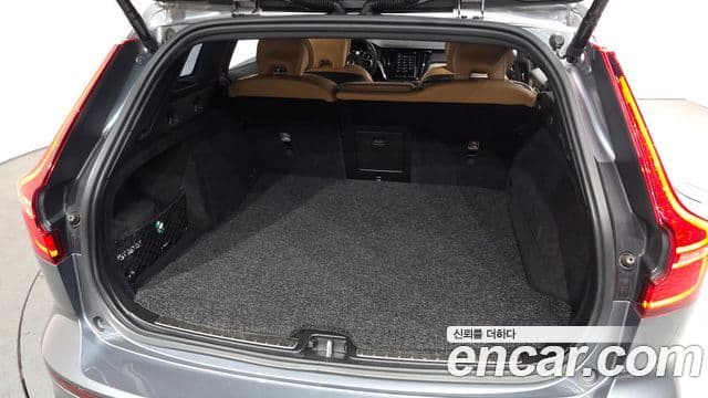 Volvo V60 Cross Country 2세대 T5 Pro AWD, 2020 20