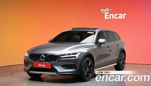 Volvo V60 Cross Country 2세대 T5 Pro AWD, 2020 1