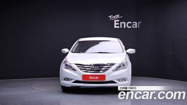 Hyundai YF Sonata чёрный, 2011 3