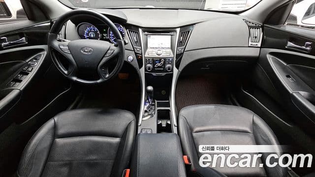 Hyundai YF Sonata чёрный, 2011 7