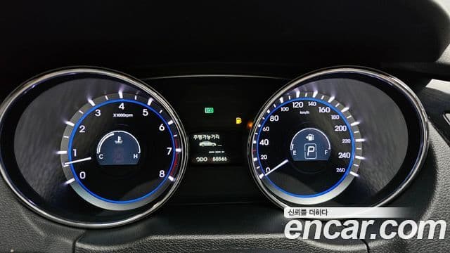 Hyundai YF Sonata чёрный, 2011 8