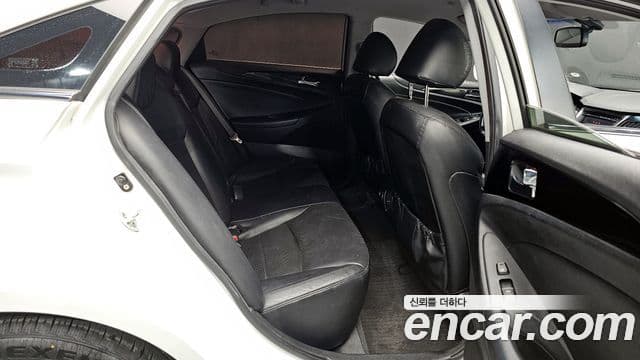 Hyundai YF Sonata чёрный, 2011 12