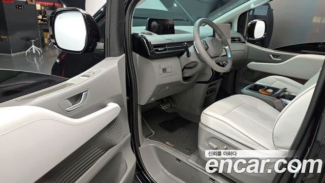 Hyundai Staria лимузин, 2022 11