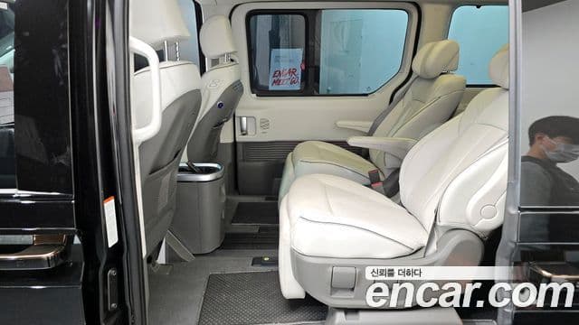 Hyundai Staria лимузин, 2022 12