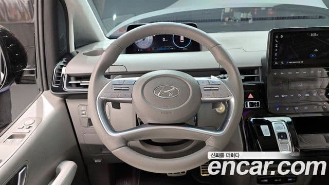 Hyundai Staria лимузин, 2022 13