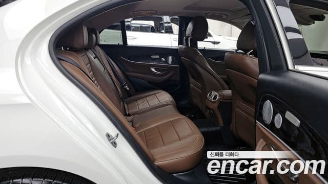 Mercedes-Benz E-класс W213 Avantgarde, 2019 12